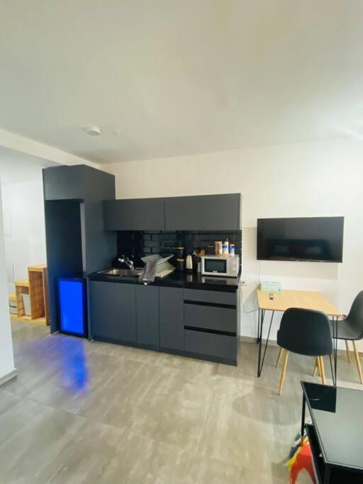 Apartamento Lovely Flat In The Center 36 Tel Aviv Exterior foto