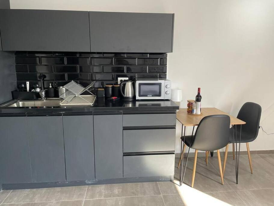 Apartamento Lovely Flat In The Center 36 Tel Aviv Exterior foto